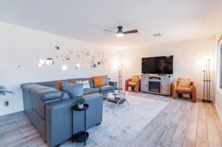 Free Pool Heat - Piano - King Bed - Air Hockey - Casa Grande - 4