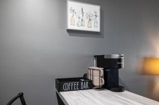 Chic New York Studio with Kitchen - 3