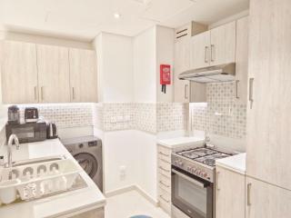 The Palm Hideaway Chic Apartment with Rooftop Vibes Managed by SunnyHomes - 5