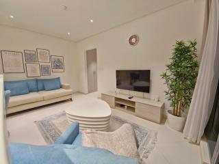 The Palm Hideaway Chic Apartment with Rooftop Vibes Managed by SunnyHomes - 4