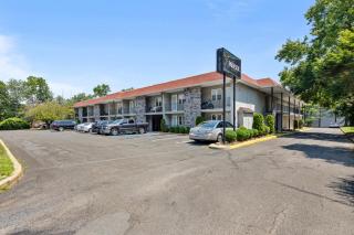 Chic New York Studio with Kitchen - 1