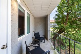 Chic New York Studio with Kitchen - 6