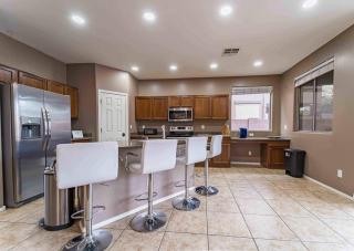 Free Pool Heat - Modern Bright - Fire Pit - Casa Grande - 4
