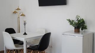 Stylish 2BR Stay by Schloss Belvedere & Rennweg - Wenen - 3
