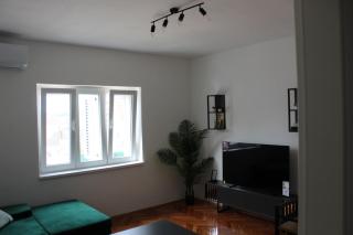 Dalmatian home with private parking - Šibenik - 2