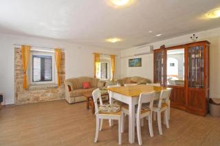 Comfortable apartment with pool and garden - Valtura - 3