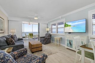 Beach Villas 706 Top-Floor Condo w/ Gulf Views, Pool - Fort Myers Beach - 2
