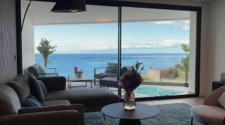 Oceanfront Elegance Madeira Retreat - 1