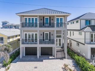 260 Coastal Luxe Retreat 5BD/4.5BA, Pool & Spa, Water Views - Fort Myers Beach - 0