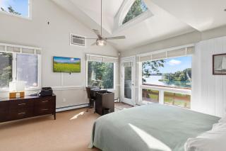 Waterfront Beach Cottage with Dock - Southampton - 2