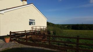 Spacious Apartment On The Hillside - 7