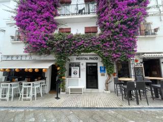 Hostal Paco Marbella - Marbella - 0