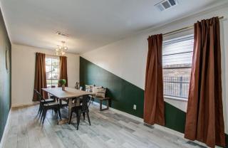 5-BD 2-BA Tranquil Retreat ft Jacuzzi & Playground - Houston - 2
