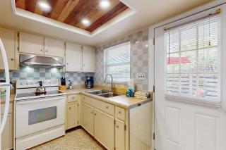 Gertie's Beach House - Holmes Beach - 4