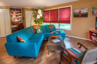 Light filled Artist Home w King Bed Walk to Bayfront - 0