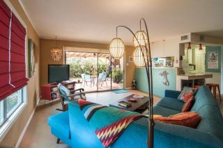 Light filled Artist Home w King Bed Walk to Bayfront - 5