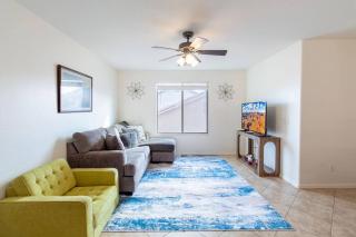 Luxurious Retreat - FREE HTD Pool - Outdoor Fun - Casa Grande - 3