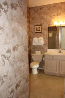 2 Bed Lakefront Condo at The Lake of the Ozarks - Lake Ozark - 3