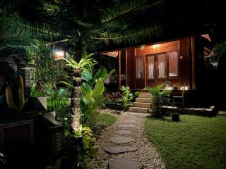 Puri Sari Villas, Restaurant and Bar - 1