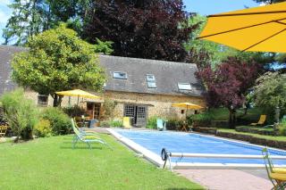 Epicéas, piscine, tennis, lac - - 9