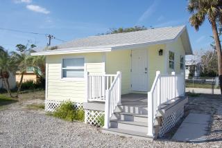 Island Paradise Cottage by Sun Palace - Fort Myers Beach - 4