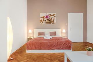Stylish Multi Apt Perfect for Group Stays - Wenen - 9