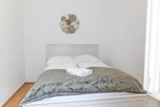 Stylish Multi Apt Perfect for Group Stays - 1