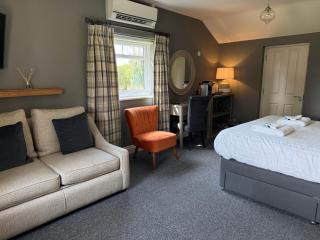 Elveden Inn - - 1