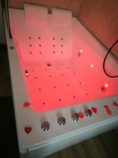 Love Room, studio Woody Spa , Balnéo - Saint-Chamond - 9