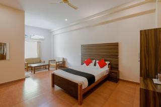 Townhouse J K Golden Embassy - 2