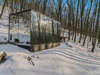 Mirror Villas - - 0
