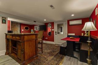 The Speakeasy Suite A Petworth Hidden Gem - Washington - 5