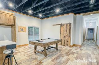 Brand New Rustic Cabin with pool table and fireplace - Purcell - 9