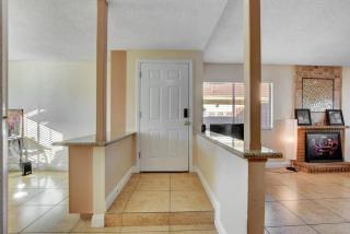 Family-Friendly Home Close to the Strip - Las Vegas - 1