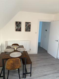 Two Bedroom Contractor Apartment Weekly Stays - 9