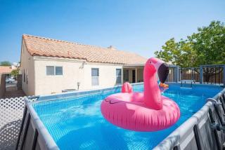 Sophisticated Stay Close to It All - 0