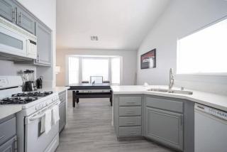 Sophisticated Stay Close to It All - 4