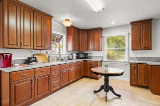Spacious Retreat w Large Kitchen & Outdoor Patio - Pasadena - 6