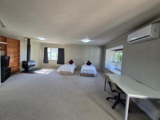 Cozy FarmStay with Spa - Pokeno - 4
