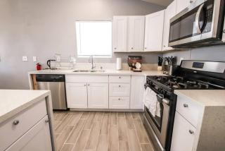Spacious Stylish and Convenient - Las Vegas - 2