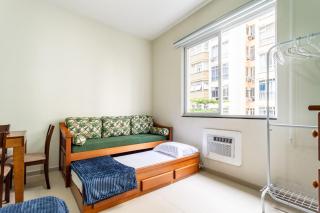 Apartamento Studio na quadra da praia no Leme - Rio de Janeiro - 2