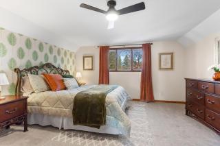 Family Memories on Lake Camelot near WI Dells! Great for multiple famililes! - - 5