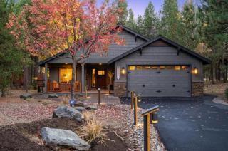 River Meadows Pool Hot Tub - Deschutes Riverhaus - 0