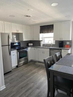 Newly Renovated Duplex Located On The Ocean Block In The Heart Of Surf City, - Surf City - 5