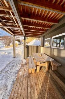 Kjellerleilighet - - 9