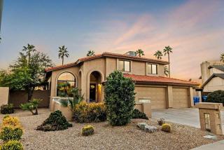 Beautiful Two-Story Home in Scottsdale - Phoenix - 4