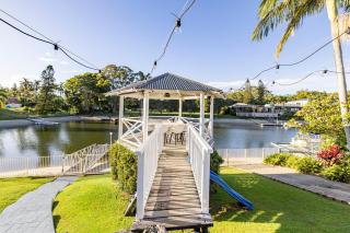 Chic Coastal Waterside Stunner! - Gold Coast - 7