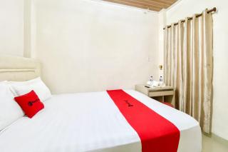 RedDoorz at Dipanegara Homestay - 8