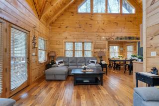 HotTub Game Room w Views Near Pigeon Forge Four Bears Lodge by AvantStay - Sevierville - 6