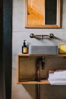 Remote Off-Grid Cabin Hidden in Nature - Hot Tub - Vera - Oberon - 3